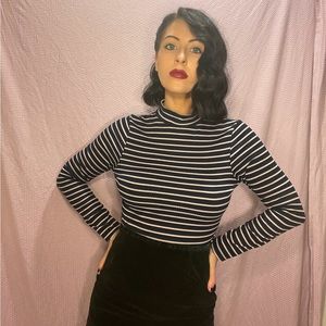 Navy blue and light pink long sleeve striped mock neck bodysuit 💘